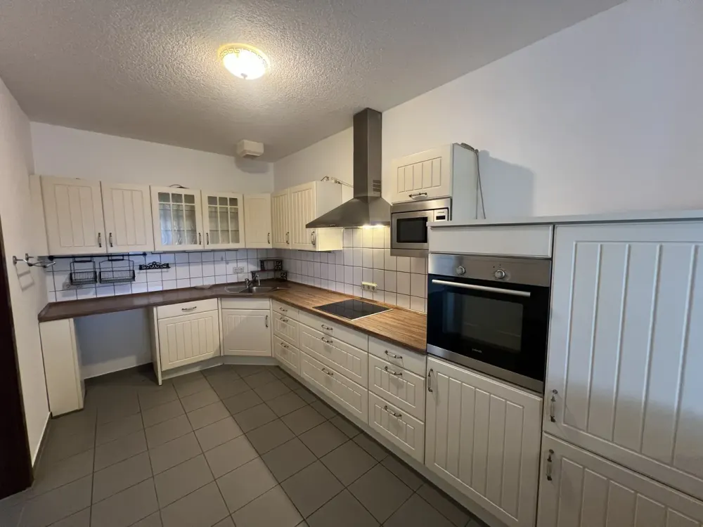 Helle 3,5-Zimmer Wohnung mit großer Dachterrasse