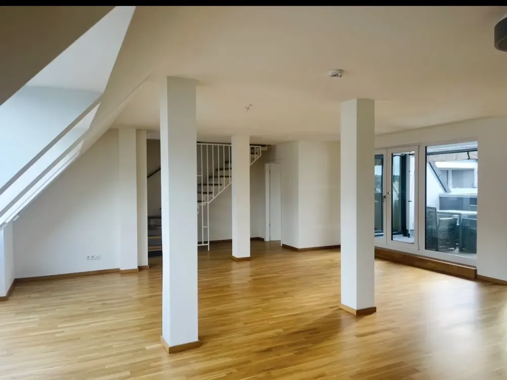Nachmieter gesucht für moderne schöne, helle 4-Zi Maisonette-DG-Whg in Köln Rodenkirchen