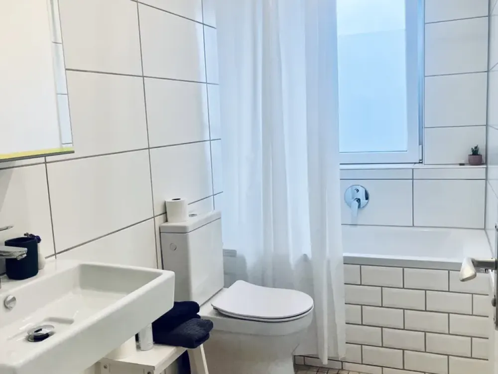 Schöne helle 3 Zimmer-Obergeschosswohnung mit Aussicht in Stgt-Hofen