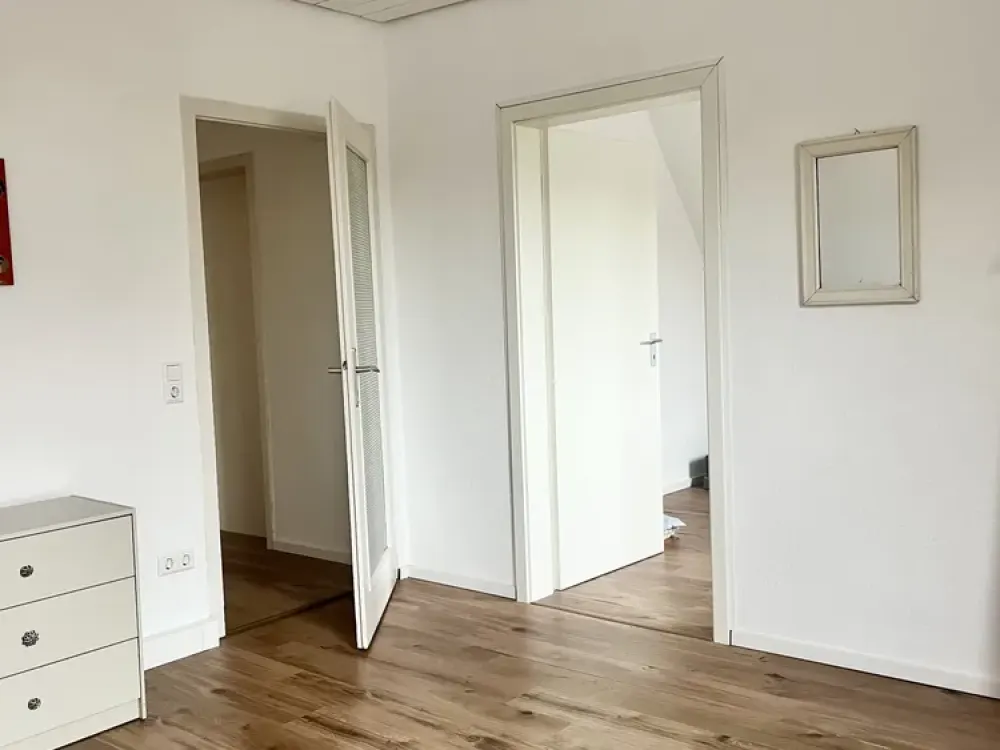 Schöne helle 3 Zimmer-Obergeschosswohnung mit Aussicht in Stgt-Hofen
