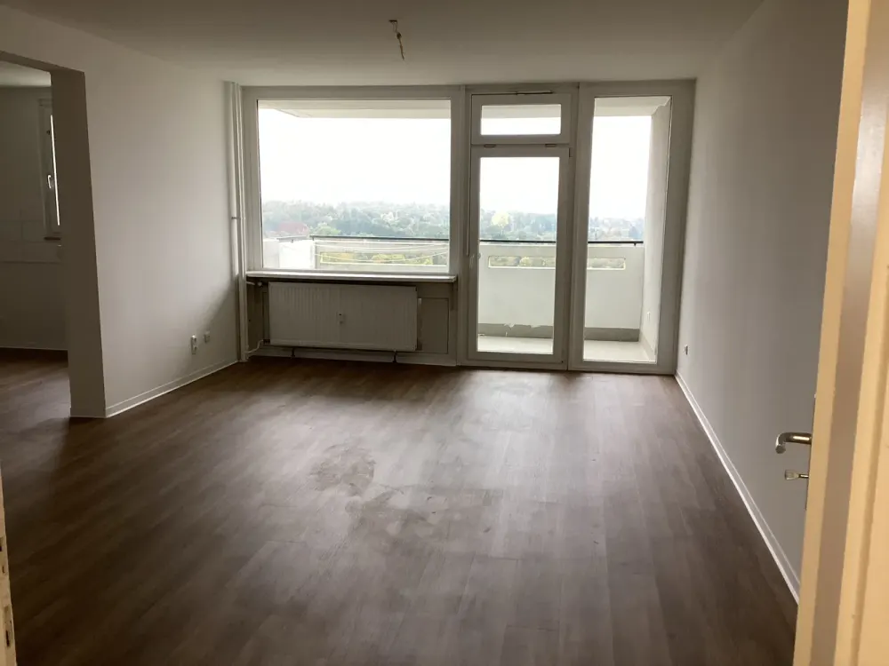 Tolle Aussicht: Helle großzügige 3-Zimmerwohnung