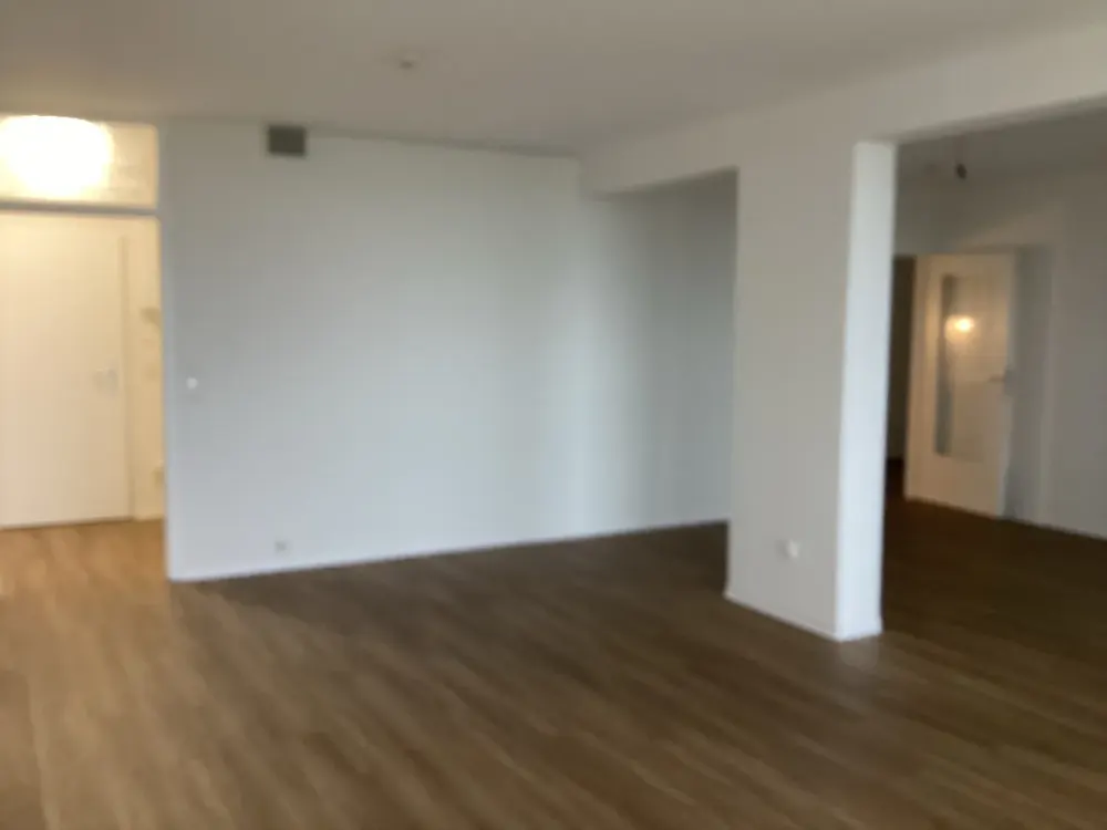 Tolle Aussicht: Helle großzügige 3-Zimmerwohnung