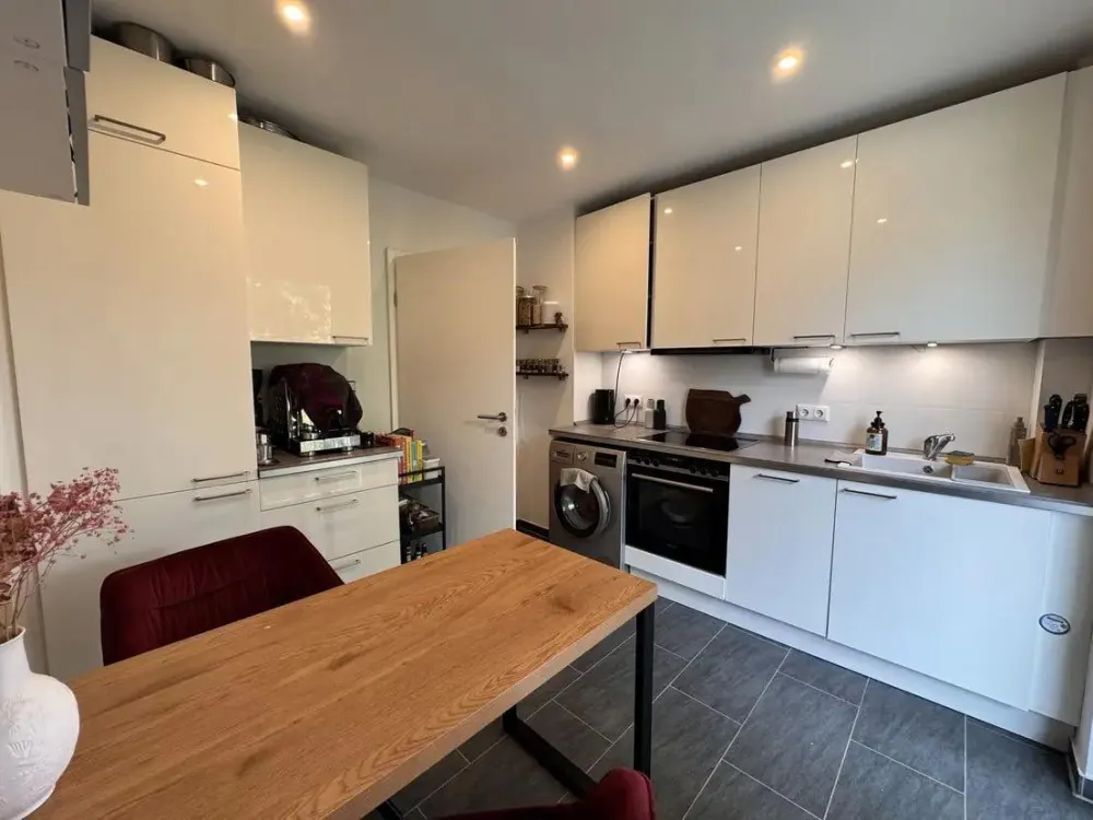 Stilvoll möblierte 2 Zimmer-Wohnung mit Balkon