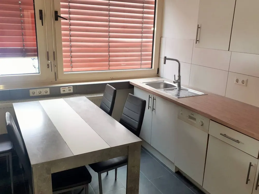 WG Zimmer in Stuttgart Hedelfingen, möblierte Zimmer ab 1 Monat