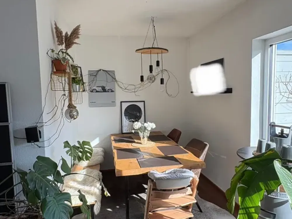 Außergewöhnliche, helle 2,5-Zimmer-DG-Wohnung mit BalkonAufzug und Einbauküche in Stuttgart