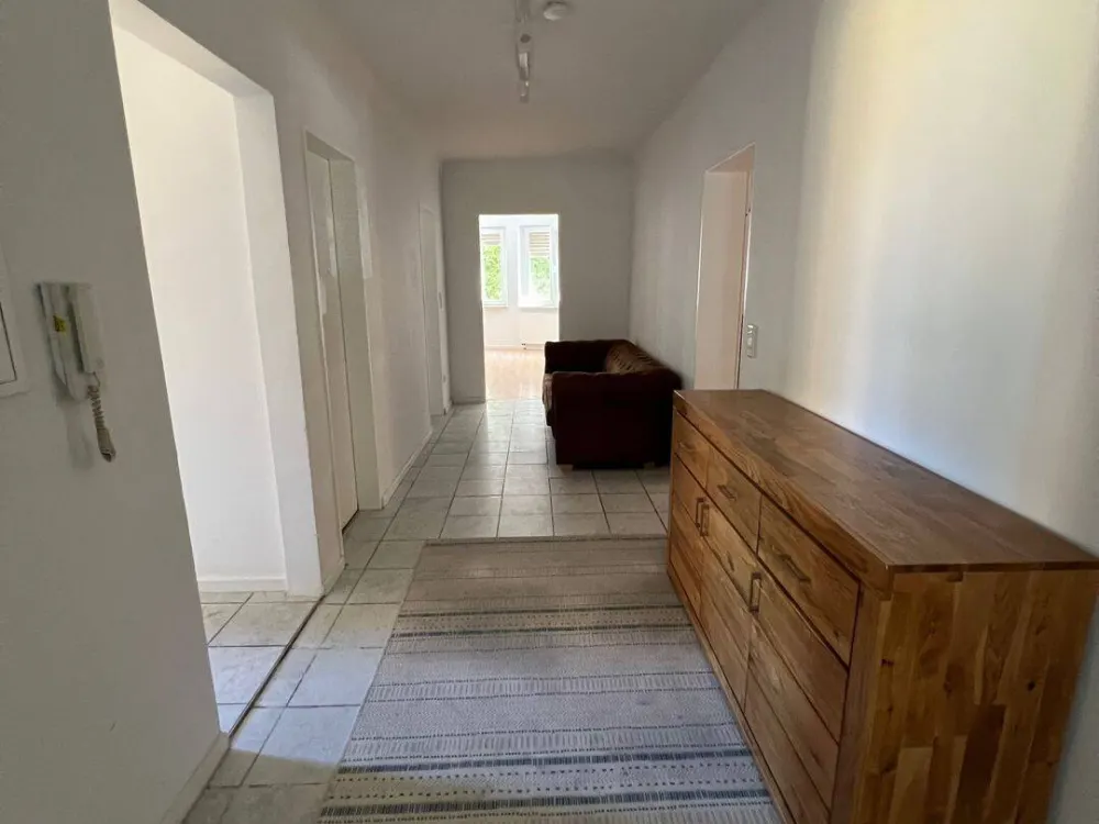 Freie 4-Zimmer-Wohnung mit 116qm in zentraler Lage