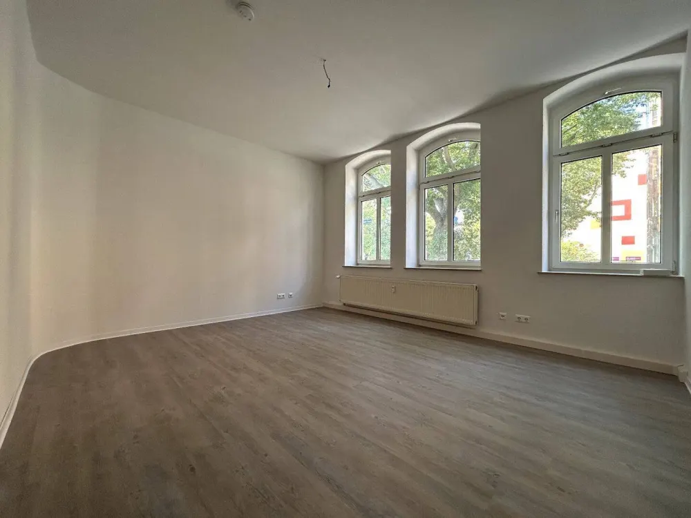 5-room apartment with 128 m² living space and freshly renovated in Erfurt