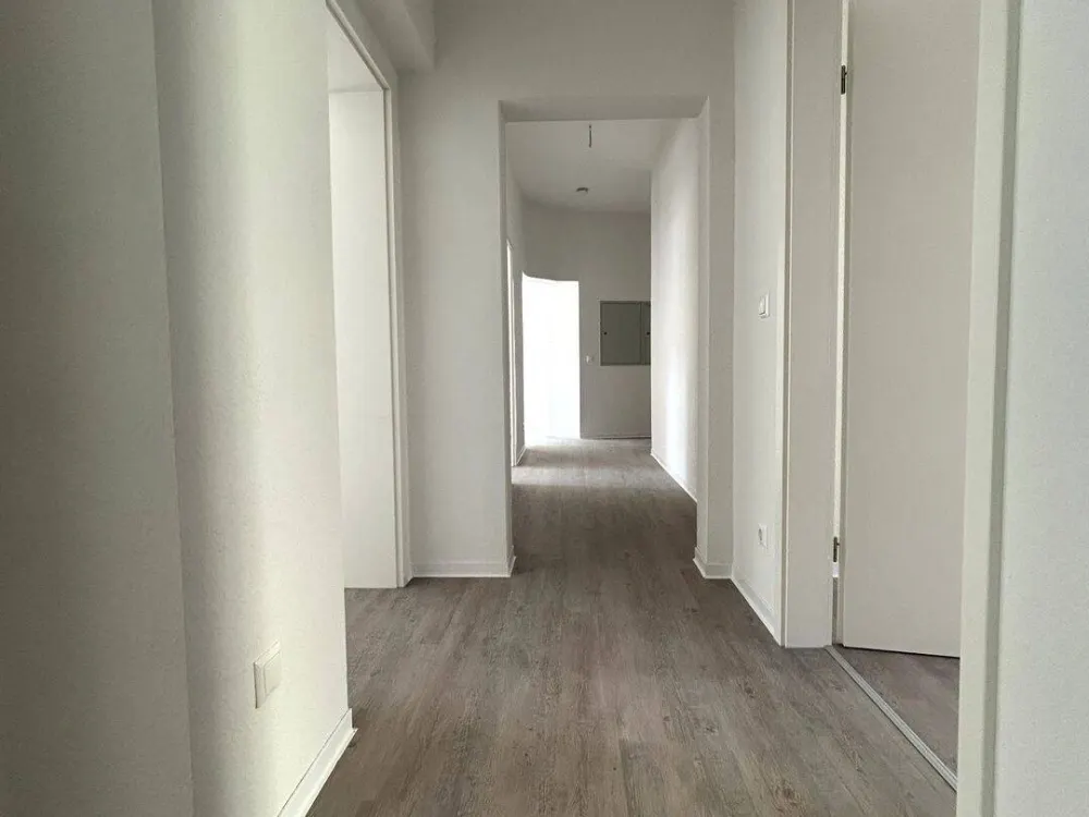 5-room apartment with 128 m² living space and freshly renovated in Erfurt