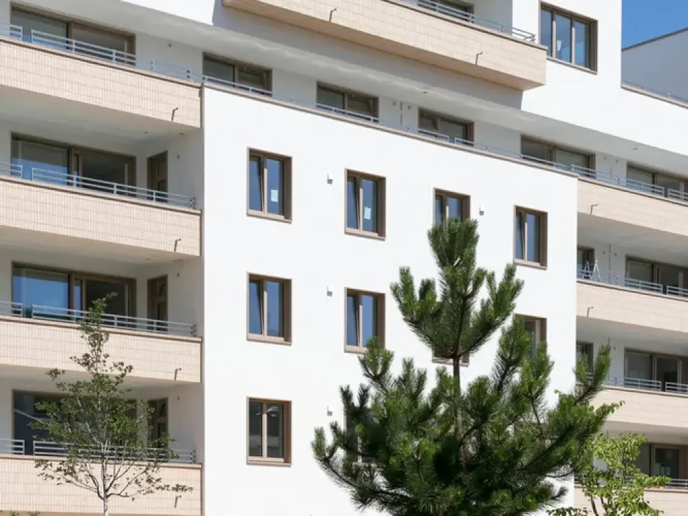 Comfortable Apartment on the 3rd Floor with Large Eat-in Kitchen and South-facing Loggia