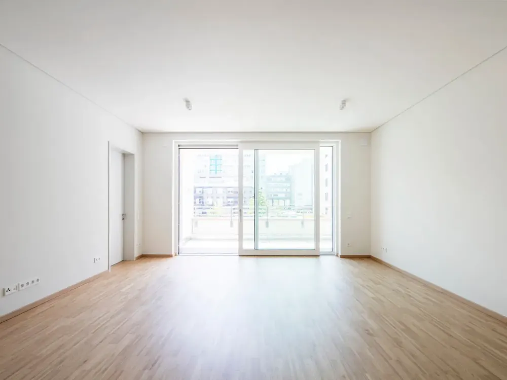 Comfortable Apartment on the 3rd Floor with Large Eat-in Kitchen and South-facing Loggia