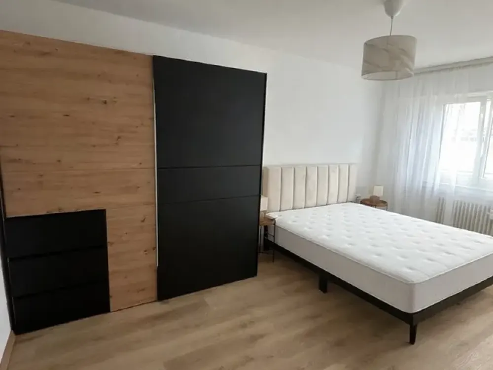 High-quality Renovated 2.5-Room Apartment with Panorama View - Stuttgart Mitte