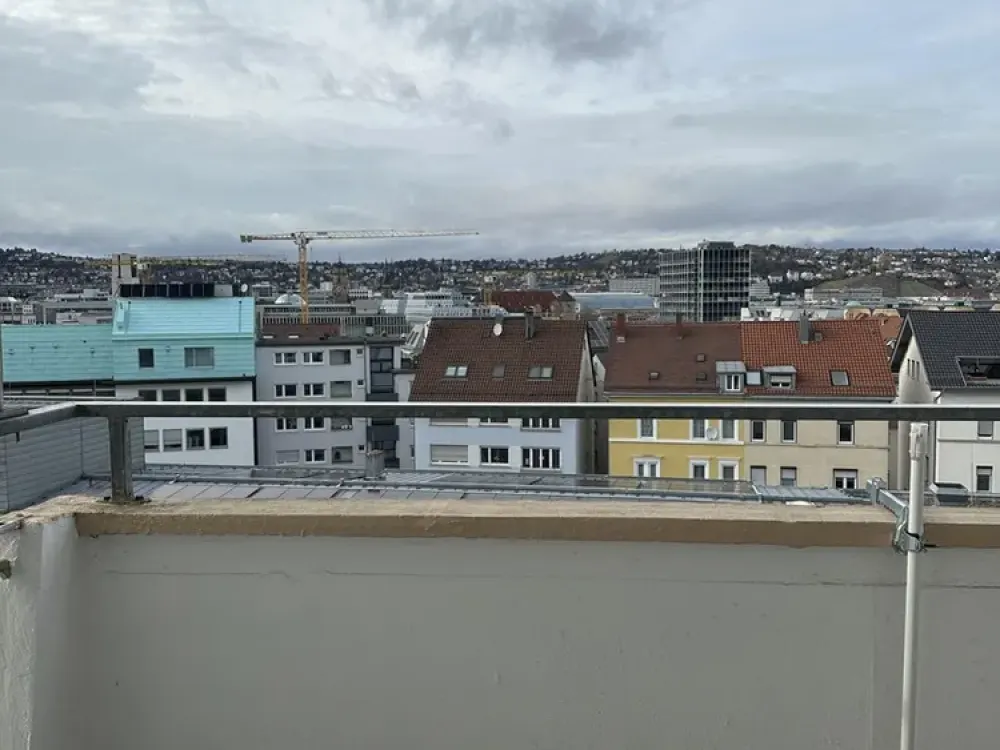 High-quality Renovated 2.5-Room Apartment with Panorama View - Stuttgart Mitte