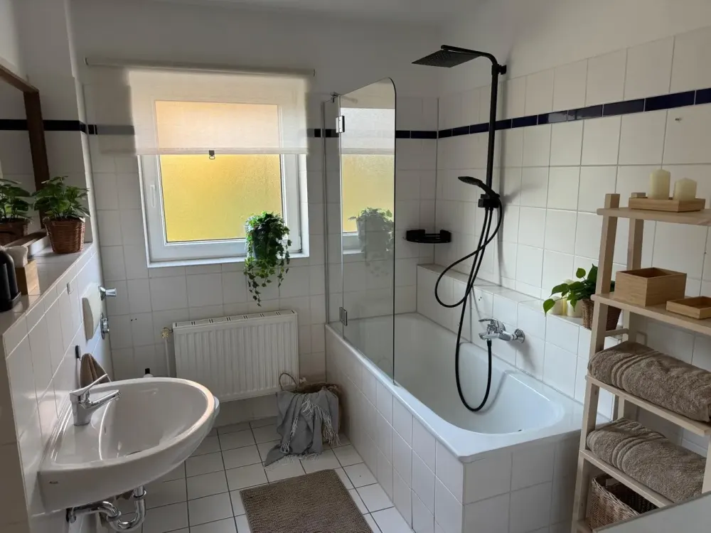 Renovierte 2-Zimmer-Wohnung mit Balkon in Hohen Neuendorf - Erstklassige Energieeffizienz