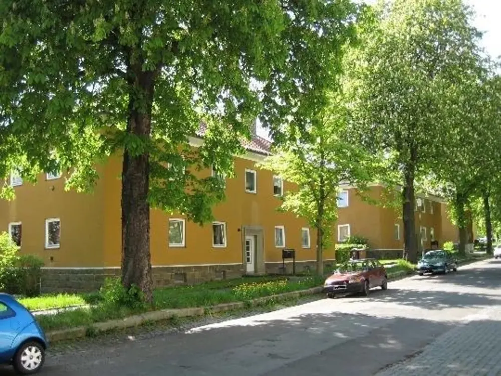 Hier lässt es sich aushalten: teilsanierte 3-Zimmer-Wohnung in Stadtlage