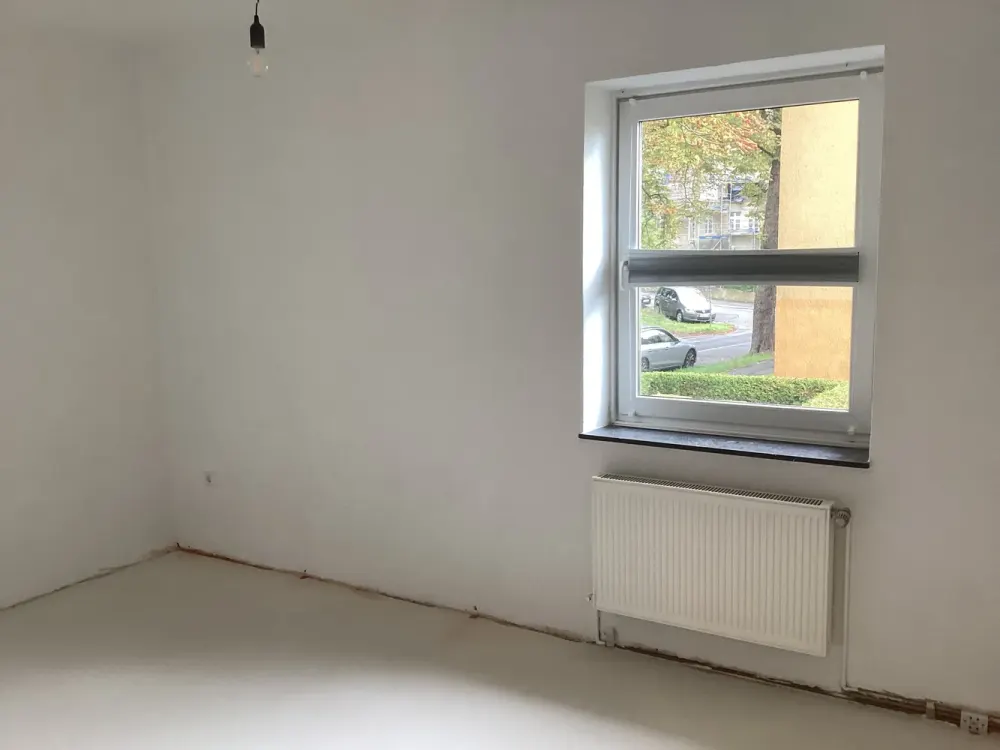 Hier lässt es sich aushalten: teilsanierte 3-Zimmer-Wohnung in Stadtlage