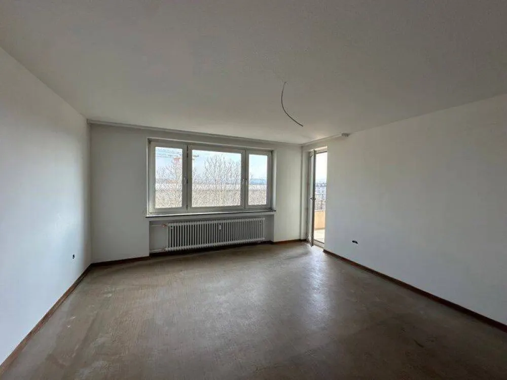 Living at Ettlinger Tor 2-room with balcony and elevator