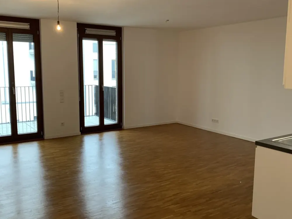 Moderne 3-Zimmer-Wohnung mit Balkon und EBK, Tiefgarage in Europaviertel