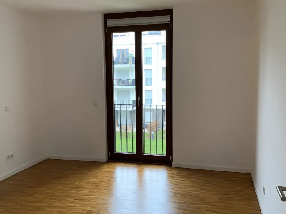 Moderne 3-Zimmer-Wohnung mit Balkon und EBK, Tiefgarage in Europaviertel