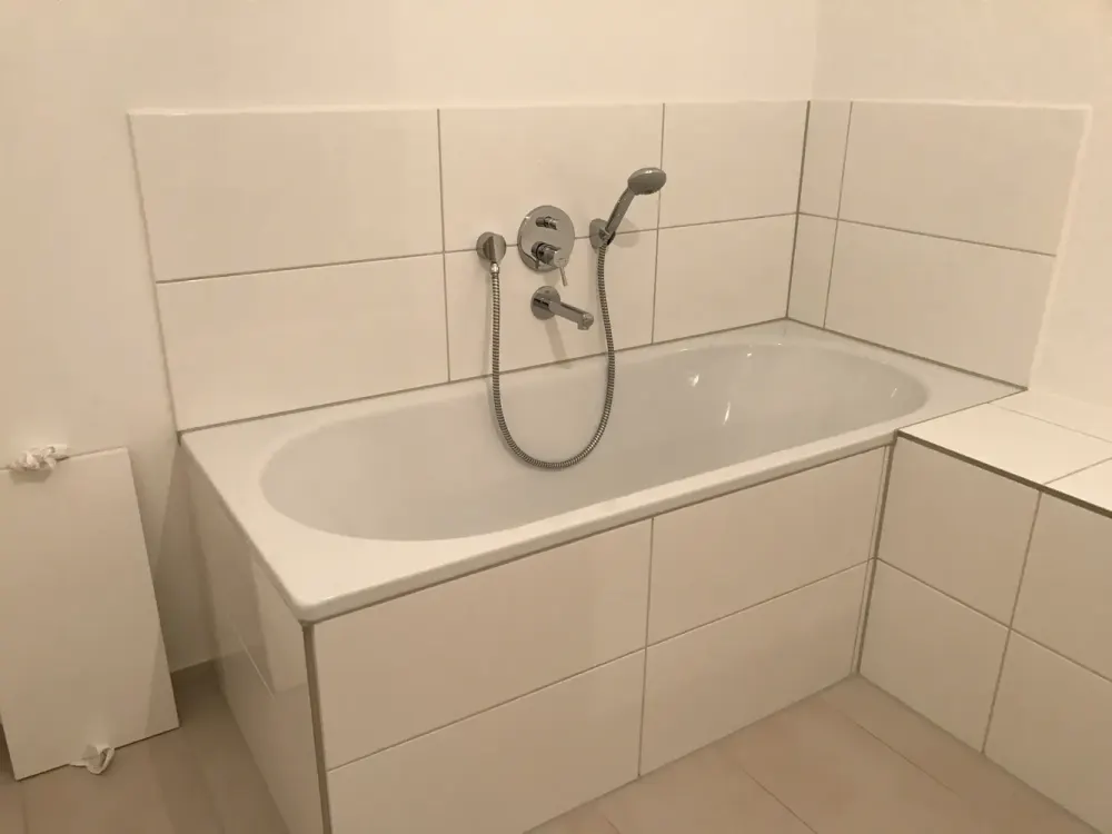 Moderne 3-Zimmer-Wohnung mit Balkon und EBK, Tiefgarage in Europaviertel