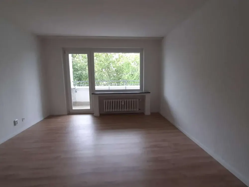 Remscheider Straße 134, hübsche 3 ZKB Wohnung im 5. OG