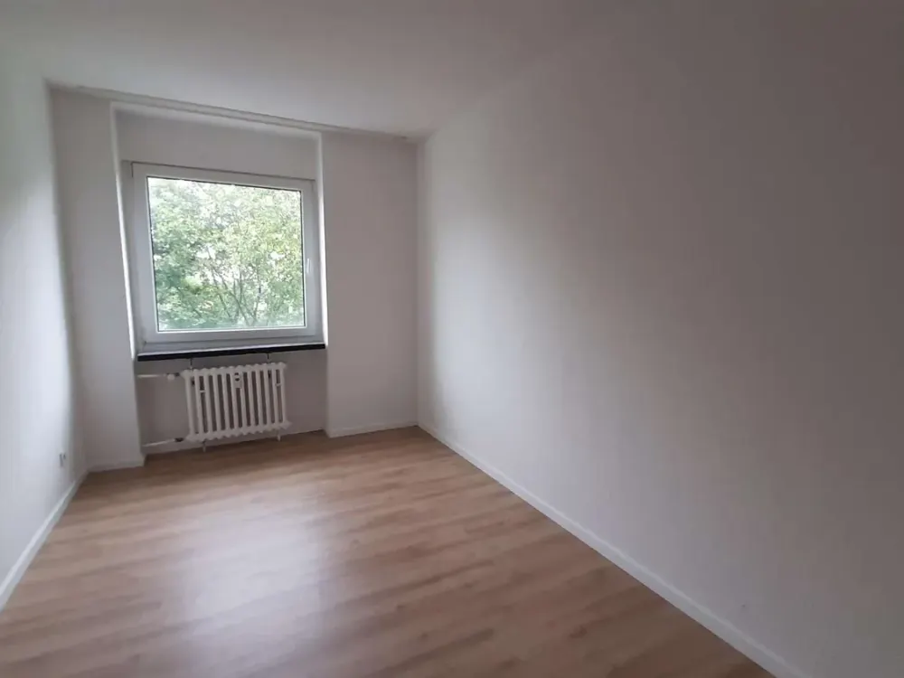 Remscheider Straße 134, hübsche 3 ZKB Wohnung im 5. OG