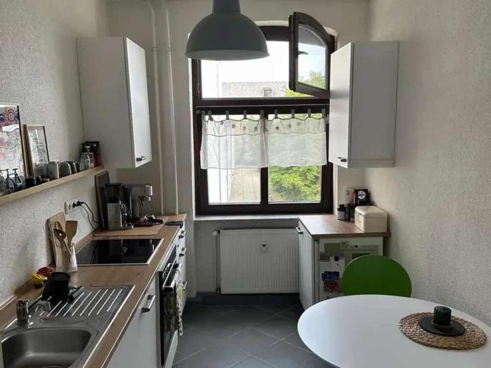 3-Room Old Building Apartment with Loggia · 3rd Floor · Kassel-Bettenhausen