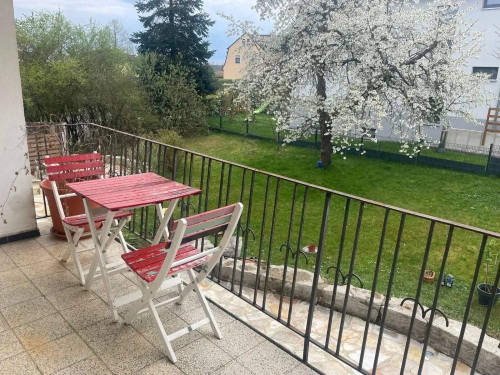 2-room apartment, sunny, with kitchen, parquet, balcony - furnished for a limited time