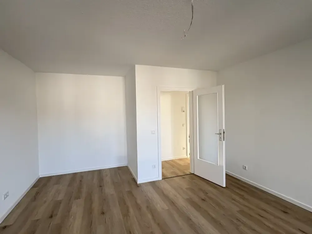 Saniertes 1 Raum-Apartment mit Balkon in Lörick