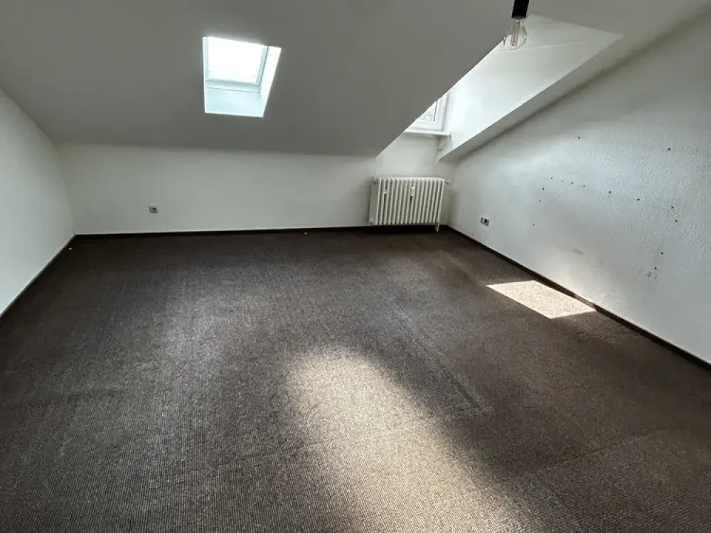 Gemütliche 2-Zimmer Dachgeschosswohnung in guter Lage in Korschenbroich
