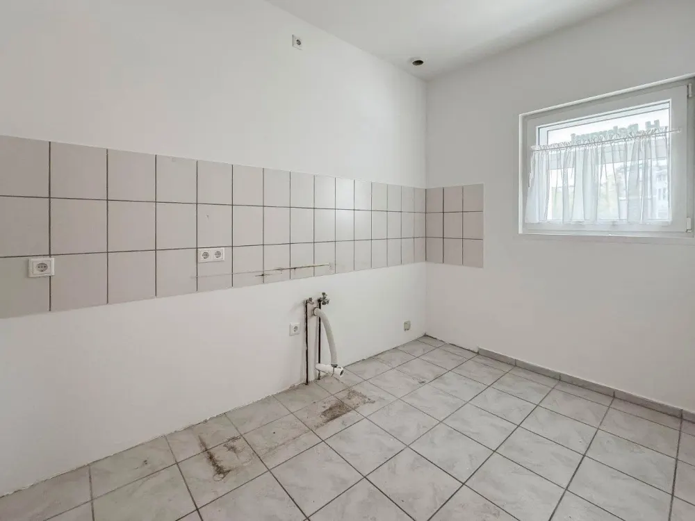3 Zimmer - Erdgeschoss - frisch renoviert - 2 Personen Jobcenter möglich!