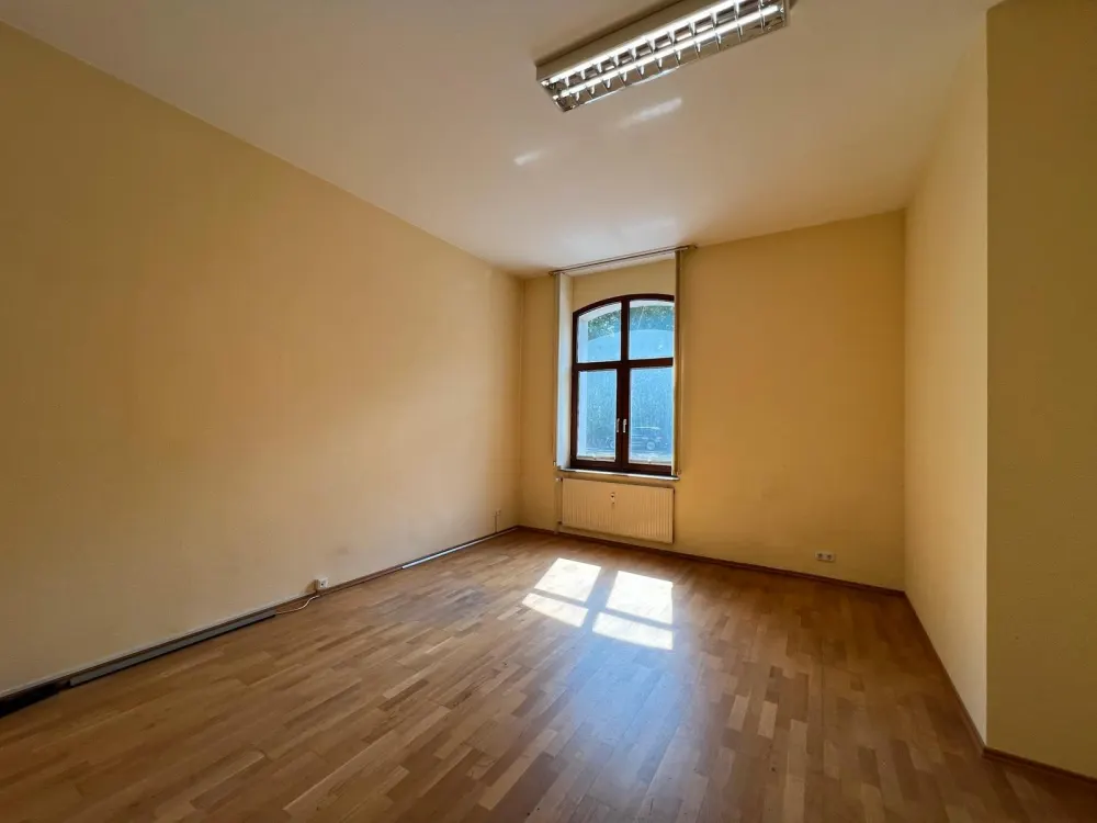 Große Erdgeschoss Wohnung für eine Familie in Düsseldorf