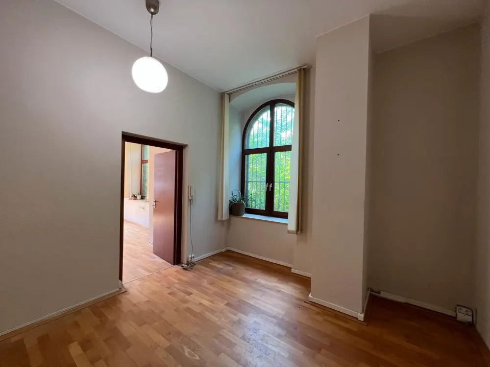 Große Erdgeschoss Wohnung für eine Familie in Düsseldorf