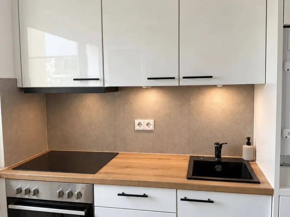 MUC-Bogenhausen: Möbliertes WG-Zimmer (16 m²) in modernisierter 4er-WG