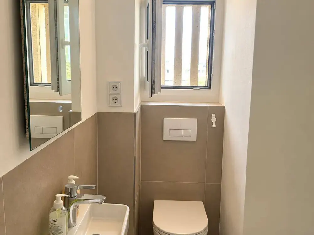 MUC-Bogenhausen: Möbliertes WG-Zimmer (16 m²) in modernisierter 4er-WG