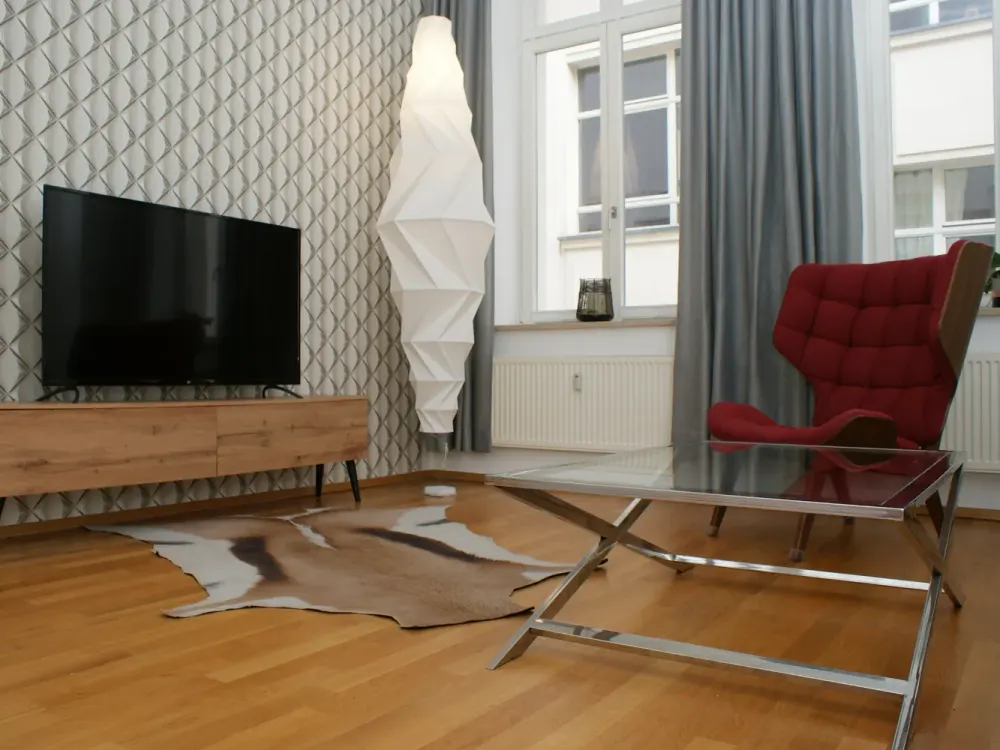 Möblierte ruhige 2-Zimmer-Wohnung mit Terrasse in bester Lage