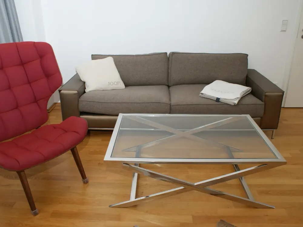 Möblierte ruhige 2-Zimmer-Wohnung mit Terrasse in bester Lage