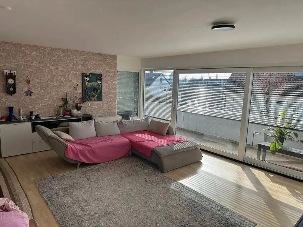 EG 4,5-Zimmer-Wohnung mit 3 Schlafzimmern, Balkon, Keller &Garage