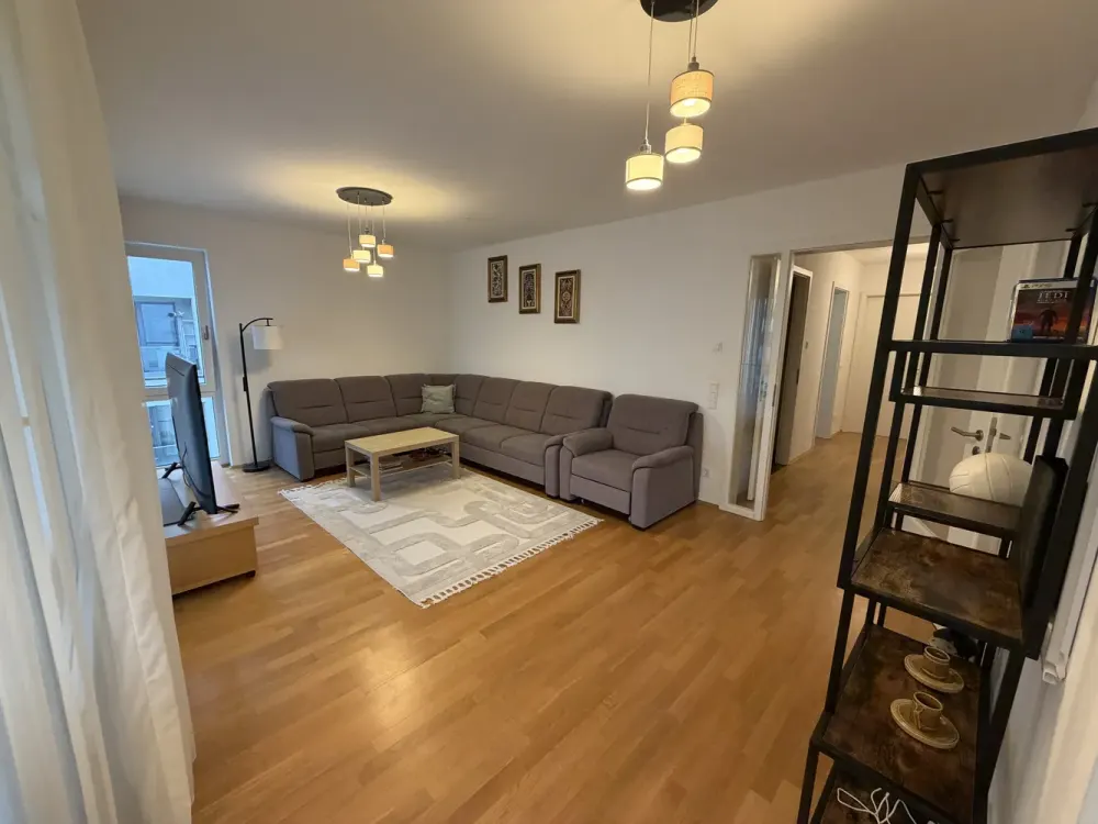 Alltagstaugliche 3-Zimmer-Wohnung mit Balkon in München-Aubing