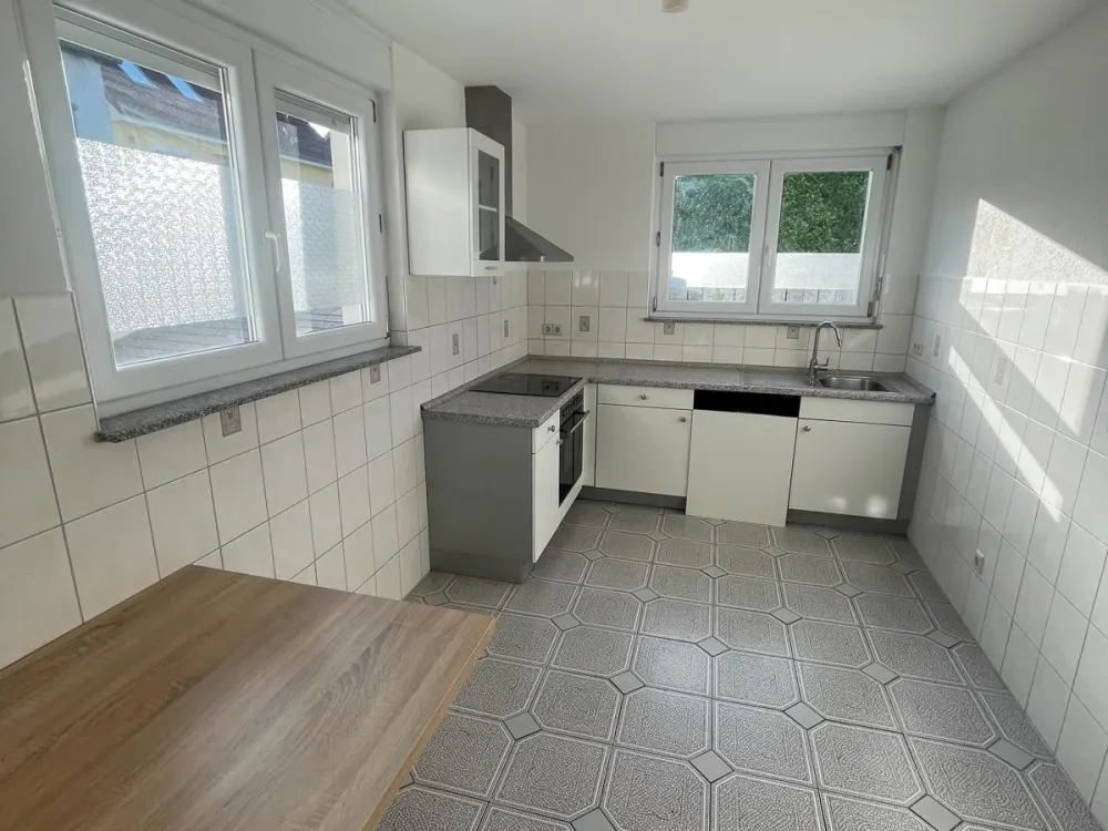 Hochwertige 3 Zimmer Wohnung in Weingarten Baden