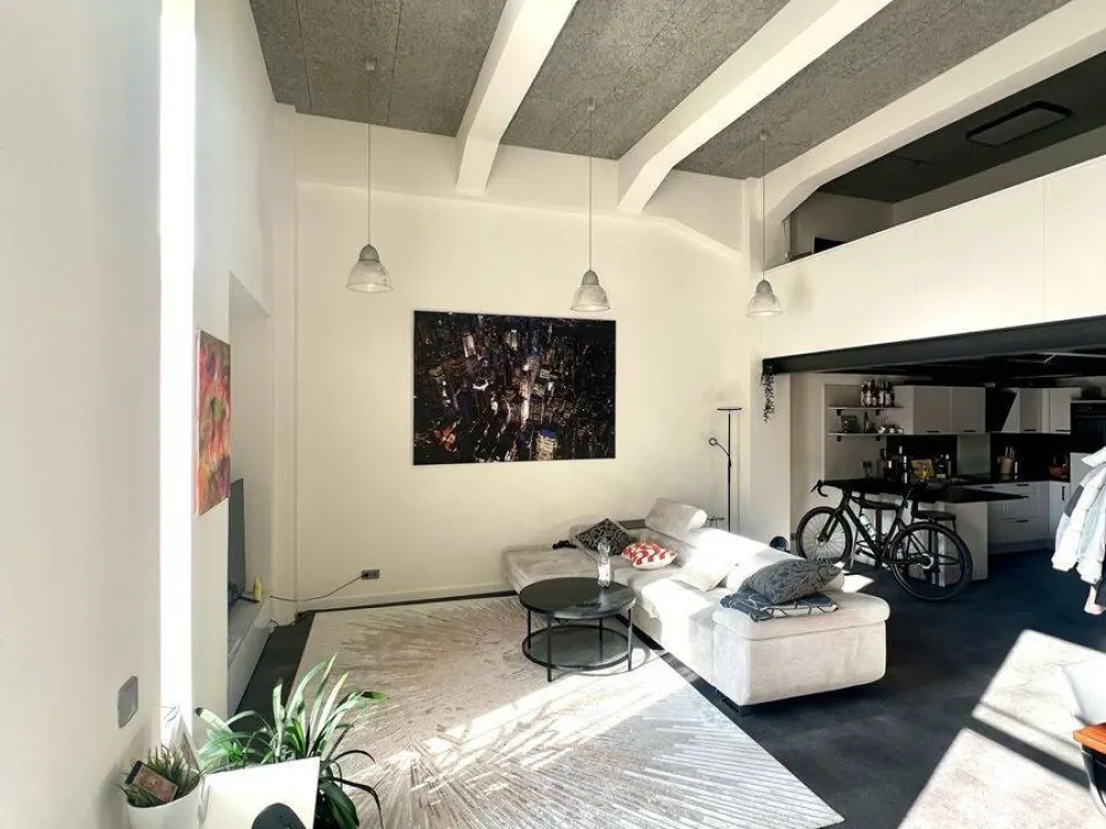 teilmöbliertes Design-Loft mit Einbauküche und TG-Platz in der Erfurter Altstadt