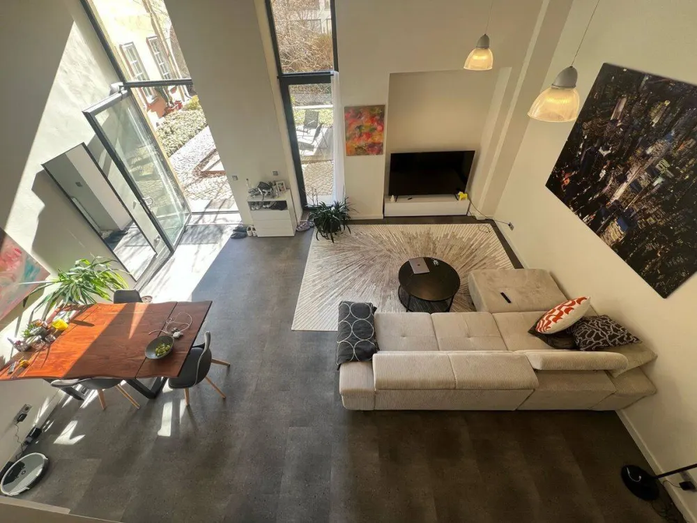 teilmöbliertes Design-Loft mit Einbauküche und TG-Platz in der Erfurter Altstadt
