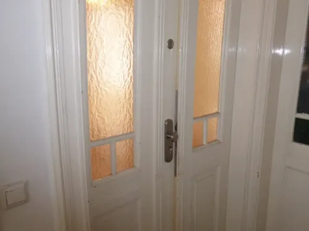 City Apartment in Unterbilk: 2-Room Residence with Elevator