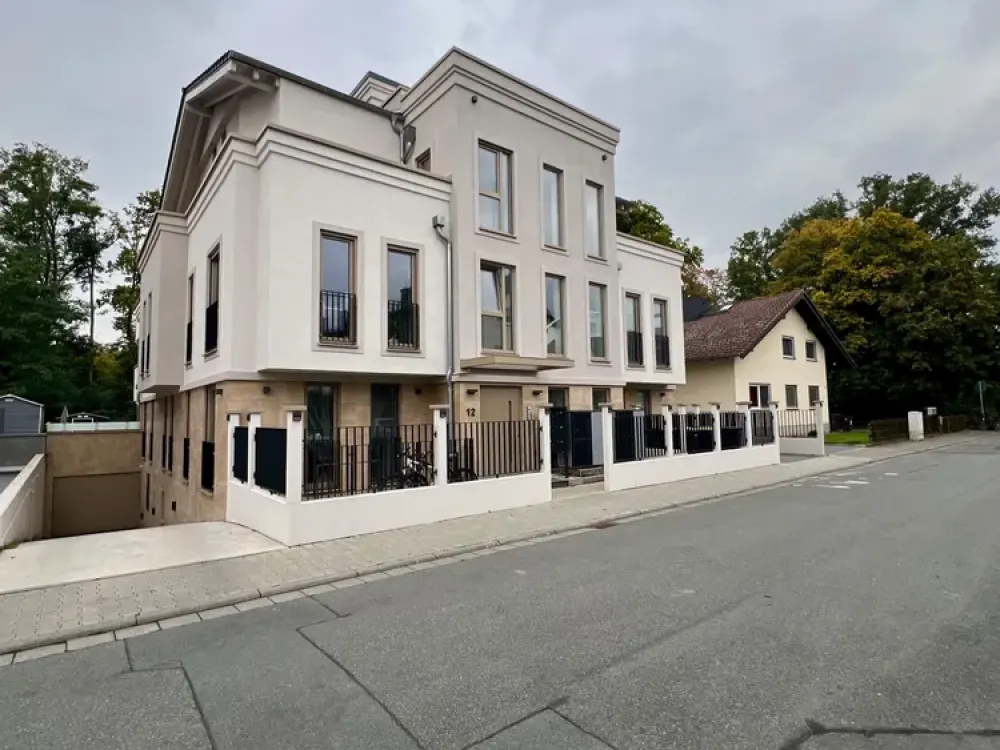 Exklusive Penthouse-Maisonette in Waldrandlage, Luxus, Komfort & zwei großzügige Sonnenterrassen