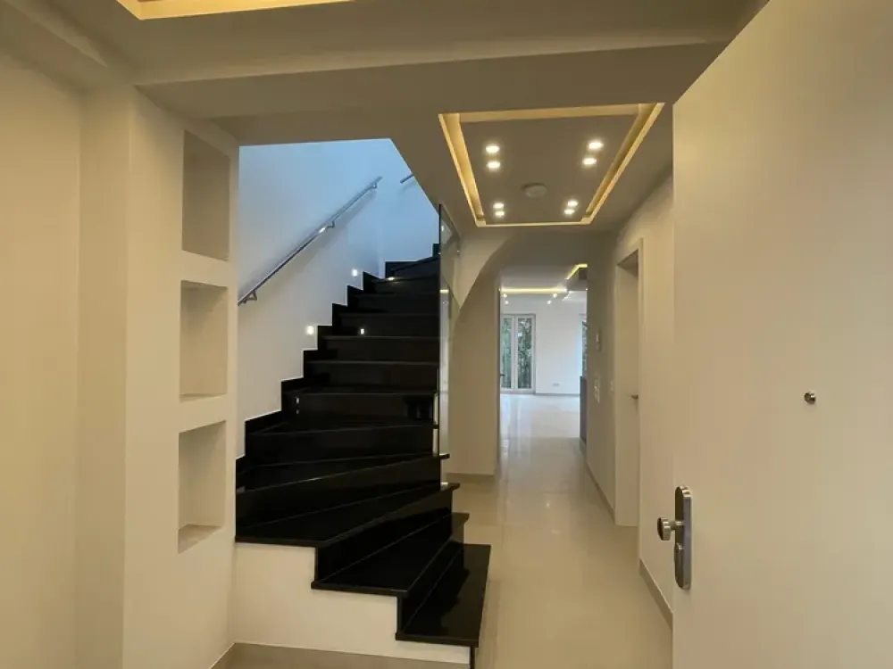 Exklusive Penthouse-Maisonette in Waldrandlage, Luxus, Komfort & zwei großzügige Sonnenterrassen