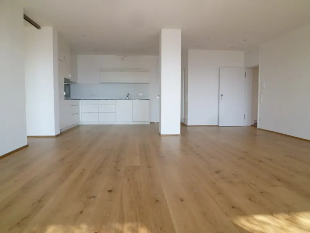 Top ausgestattete 2-Zi.-Wohnung mit Terrasse und Ausblick in Halbhöhenlage