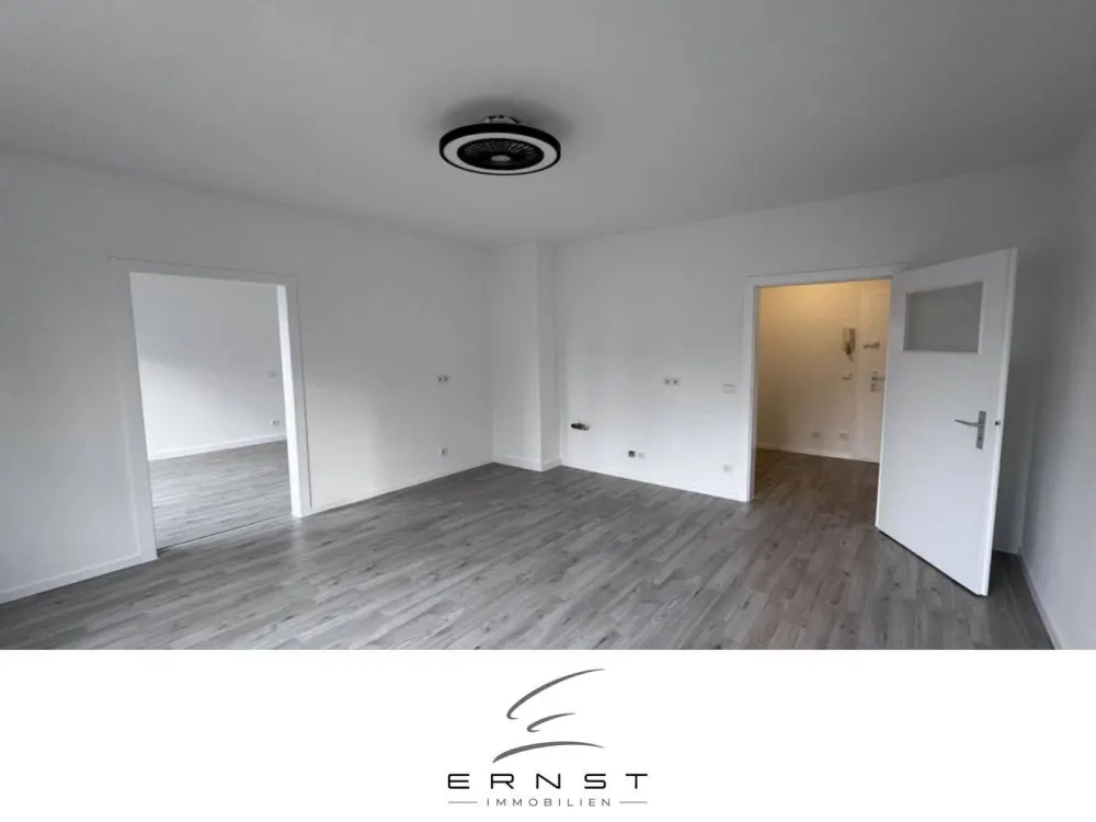 High-quality renovated 2-room apartment 40.05 sqm with open kitchen in Düsseldorf-Oberbilk
