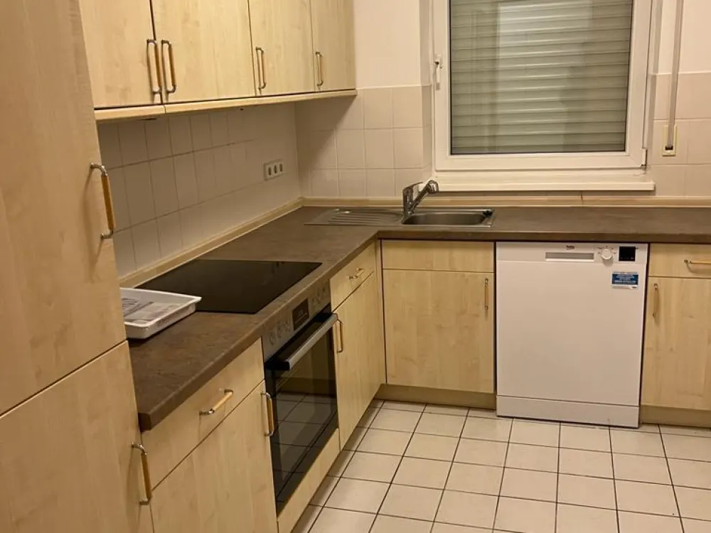 Einziehen und fertig! - Teilmöblierte Wohnung mit EBK und Balkon in idyllischer Ruhe