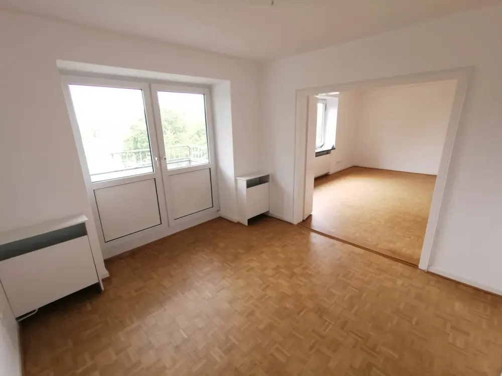 6-room apartment with comfort bathroom and balcony in Kleefeld, near MHH