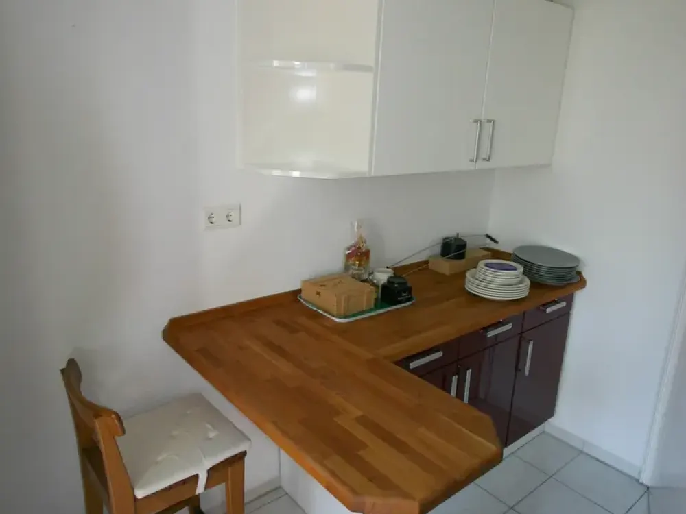 6-room apartment with comfort bathroom and balcony in Kleefeld, near MHH