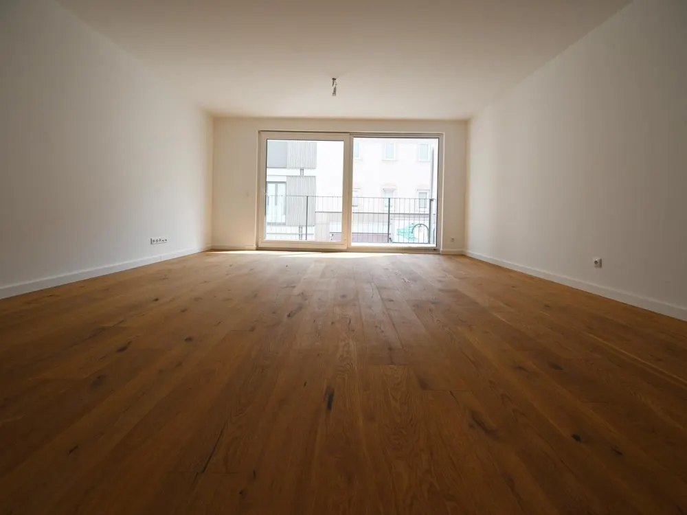 Neubau - Erstbezug geräumige 2 ZKB Balkon + Abstellraum